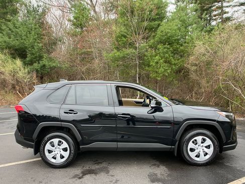 Used 2025 Toyota RAV4 LE image 6