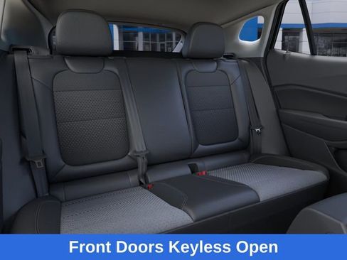New 2026 Chevrolet Trax LT w/ Sunroof Package FWD image 18