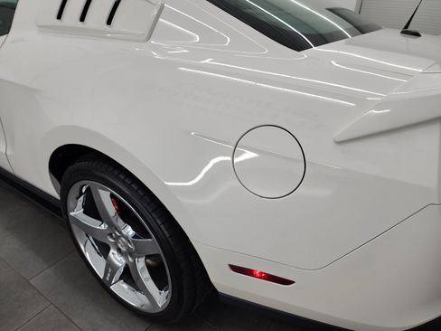 Used 2012 Ford Mustang GT Premium w/ HID Headlamps & Security Pkg RWD image 37
