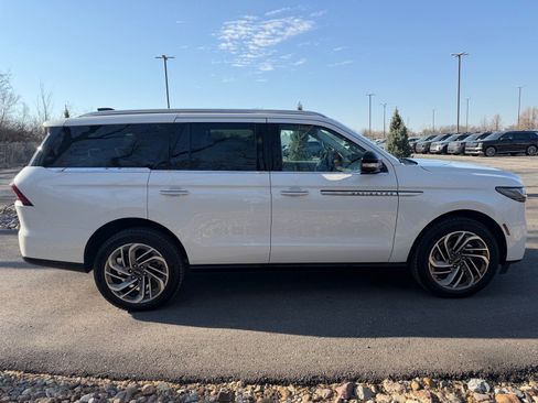 New 2026 Lincoln Navigator Reserve AWD/4WD image 6