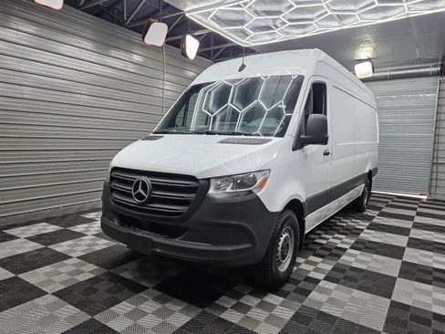 Used 2022 Mercedes-Benz Sprinter 2500 image 34