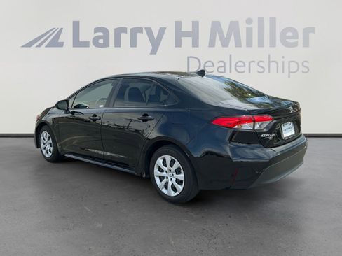 Used 2023 Toyota Corolla LE w/ Carpet Mat Package (TMS) FWD image 3