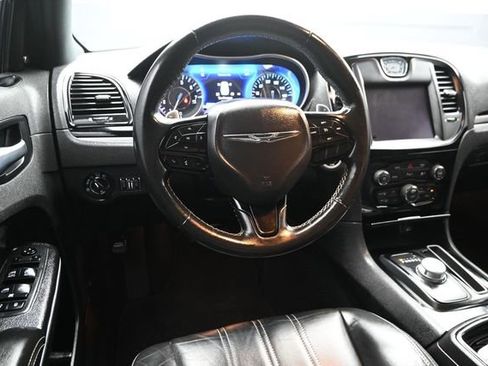 Used 2022 Chrysler 300 S RWD image 17