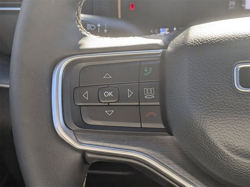 Used 2025 Jeep Wagoneer Series II image 17