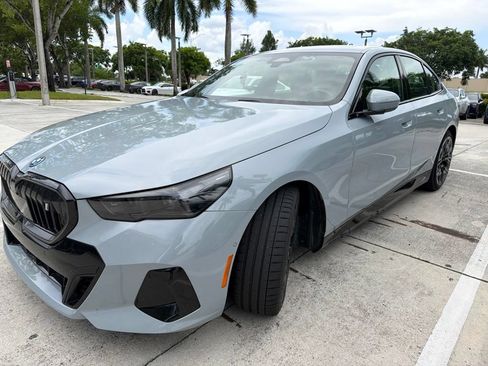 Used 2024 BMW i5 eDrive40i w/ M Sport Package RWD image 3