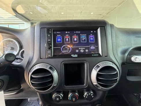 Used 2017 Jeep Wrangler Sport AWD/4WD image 22