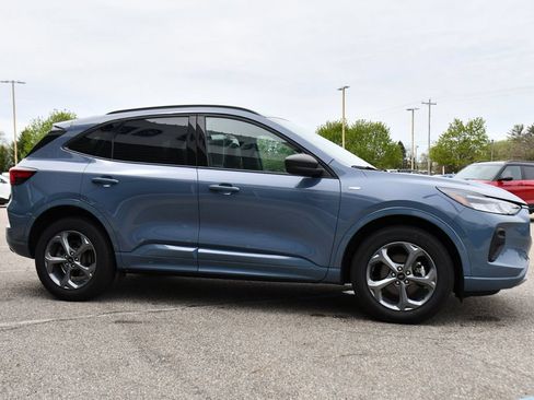 Used 2024 Ford Escape ST-Line w/ Tech Pack #1 AWD/4WD image 8