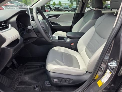 Used 2025 Toyota RAV4 XLE Premium FWD image 3