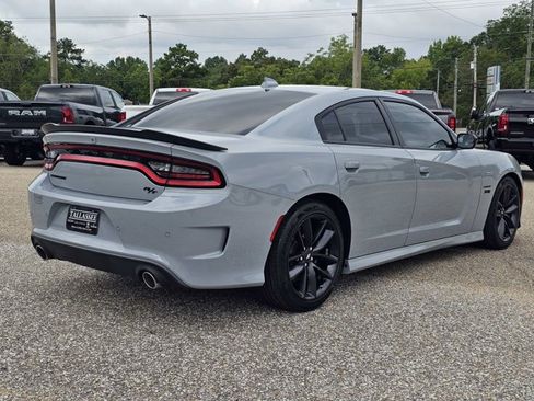 Used 2022 Dodge Charger R/T w/ Plus Group RWD image 9