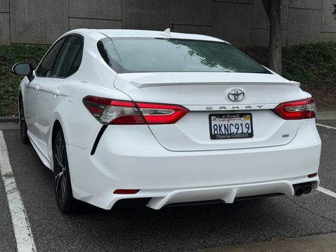 Used 2019 Toyota Camry SE w/ Carpet Mat Package FWD image 12