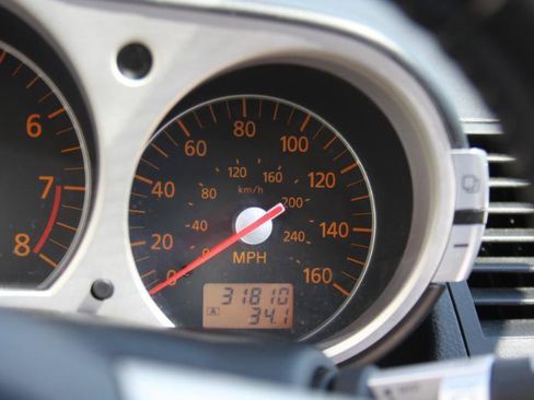 Used 2006 Nissan 350Z Touring RWD image 24