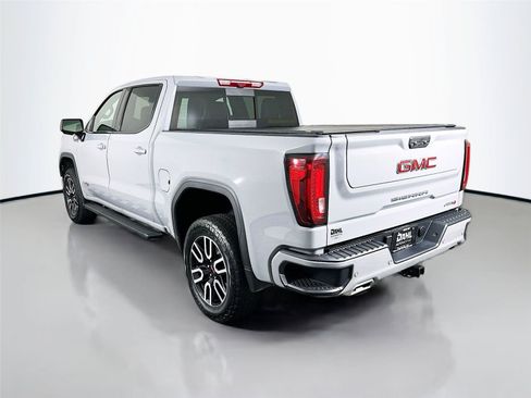 Used 2025 GMC Sierra 1500 AT4 w/ Technology Package AWD/4WD image 10