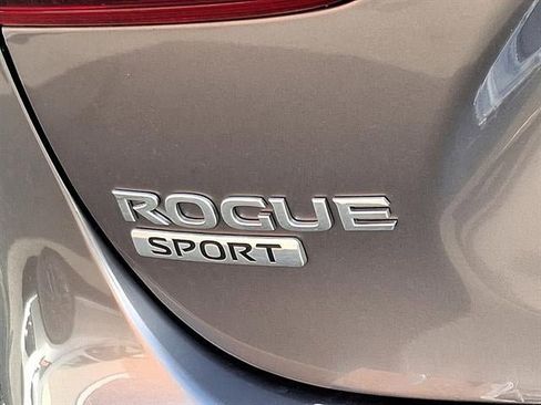 Used 2022 Nissan Rogue Sport SV image 29