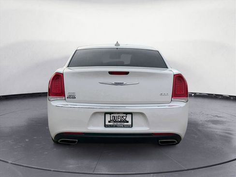 Used 2020 Chrysler 300 Limited image 5