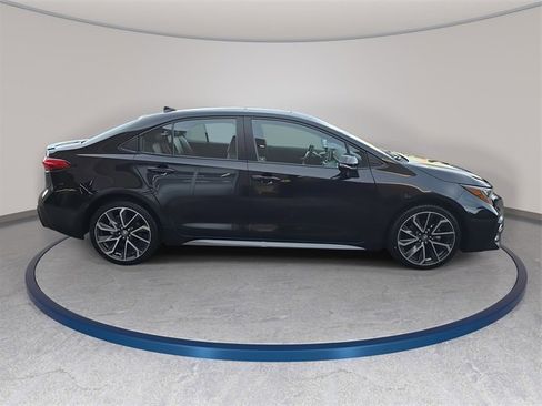 Used 2020 Toyota Corolla XSE image 5