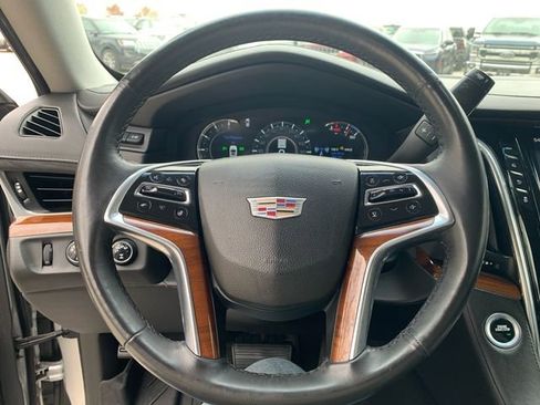 Used 2017 Cadillac Escalade Luxury AWD/4WD image 31
