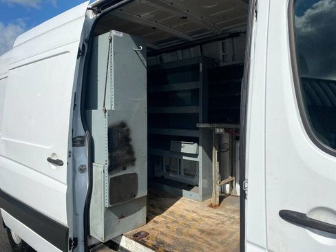 Used 2014 Mercedes-Benz Sprinter 3500 image 18