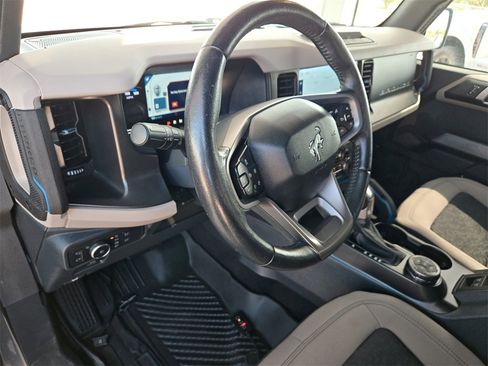 Used 2022 Ford Bronco Wildtrak image 11
