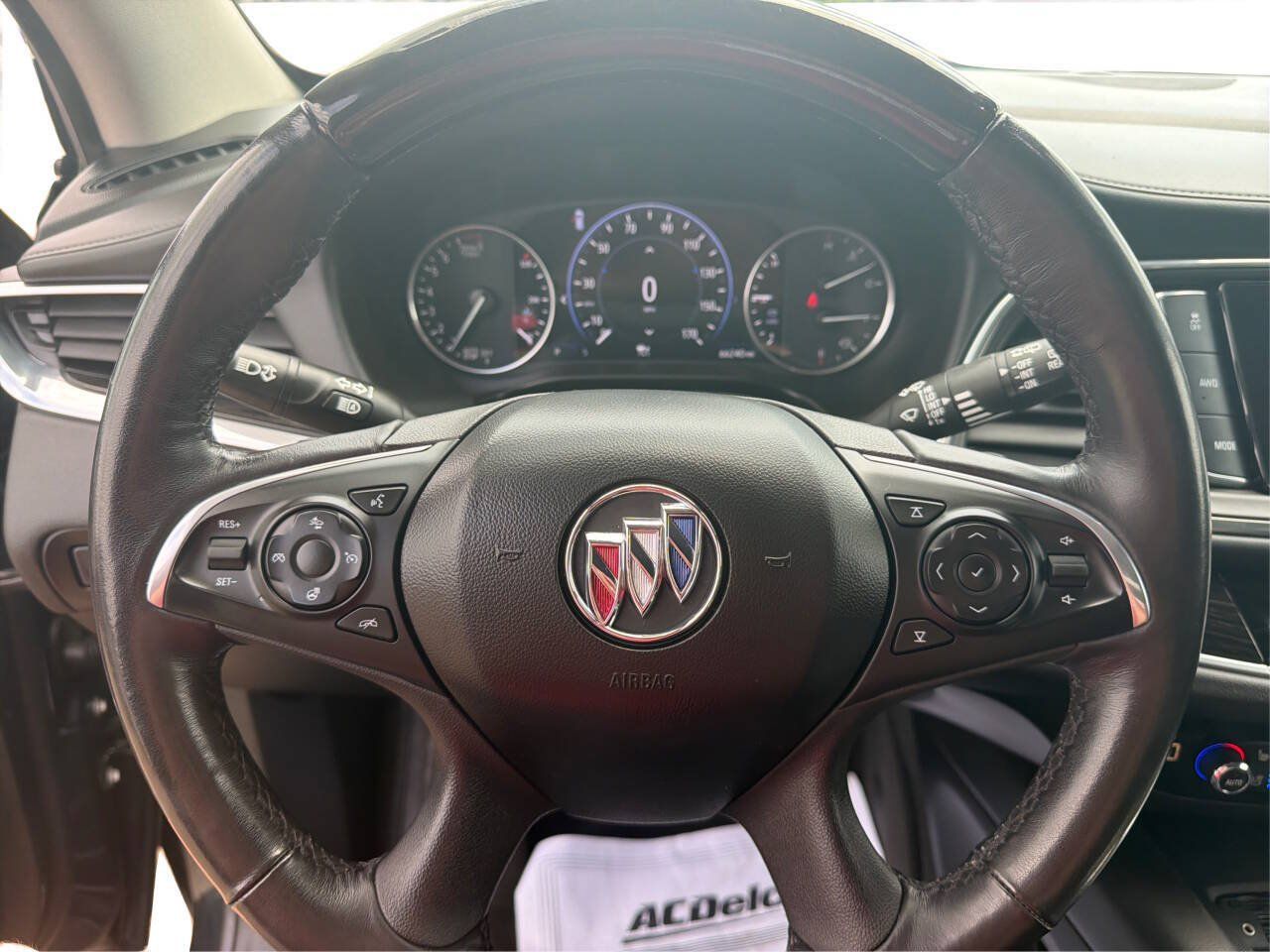 Used 2020 Buick Enclave Avenir w/ Avenir Technology Package AWD/4WD image 15