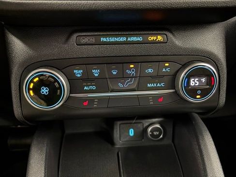 Used 2020 Ford Escape SE image 22