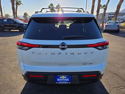 Used 2022 Nissan Pathfinder SV image 5