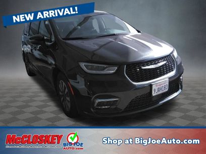 Used 2023 Chrysler Pacifica Touring-L