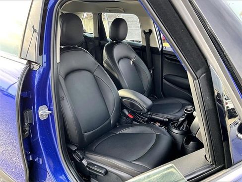 Used 2019 MINI Cooper 4-Door Hardtop w/ Signature Upholstery Package image 11