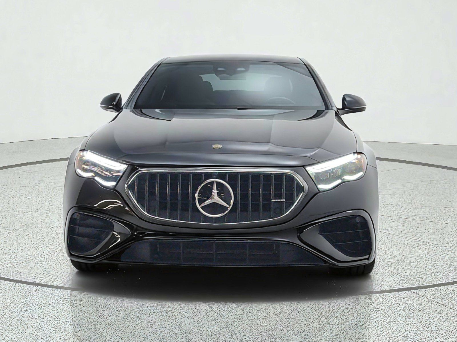Used 2025 Mercedes-Benz E 53 AMG e 4MATIC Sedan image 2