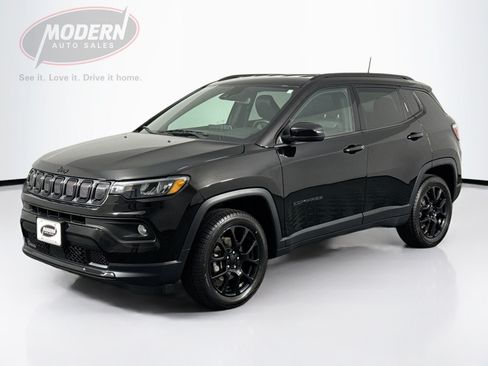 Used 2022 Jeep Compass Latitude w/ Convenience Group AWD/4WD image 1