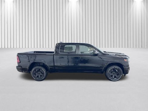 New 2026 RAM 1500 4x4 Crew Cab image 3