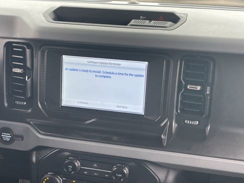 Used 2022 Ford Bronco 2-Door AWD/4WD image 15