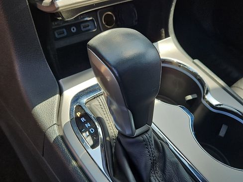 Used 2018 Jeep Grand Cherokee Limited AWD/4WD image 16