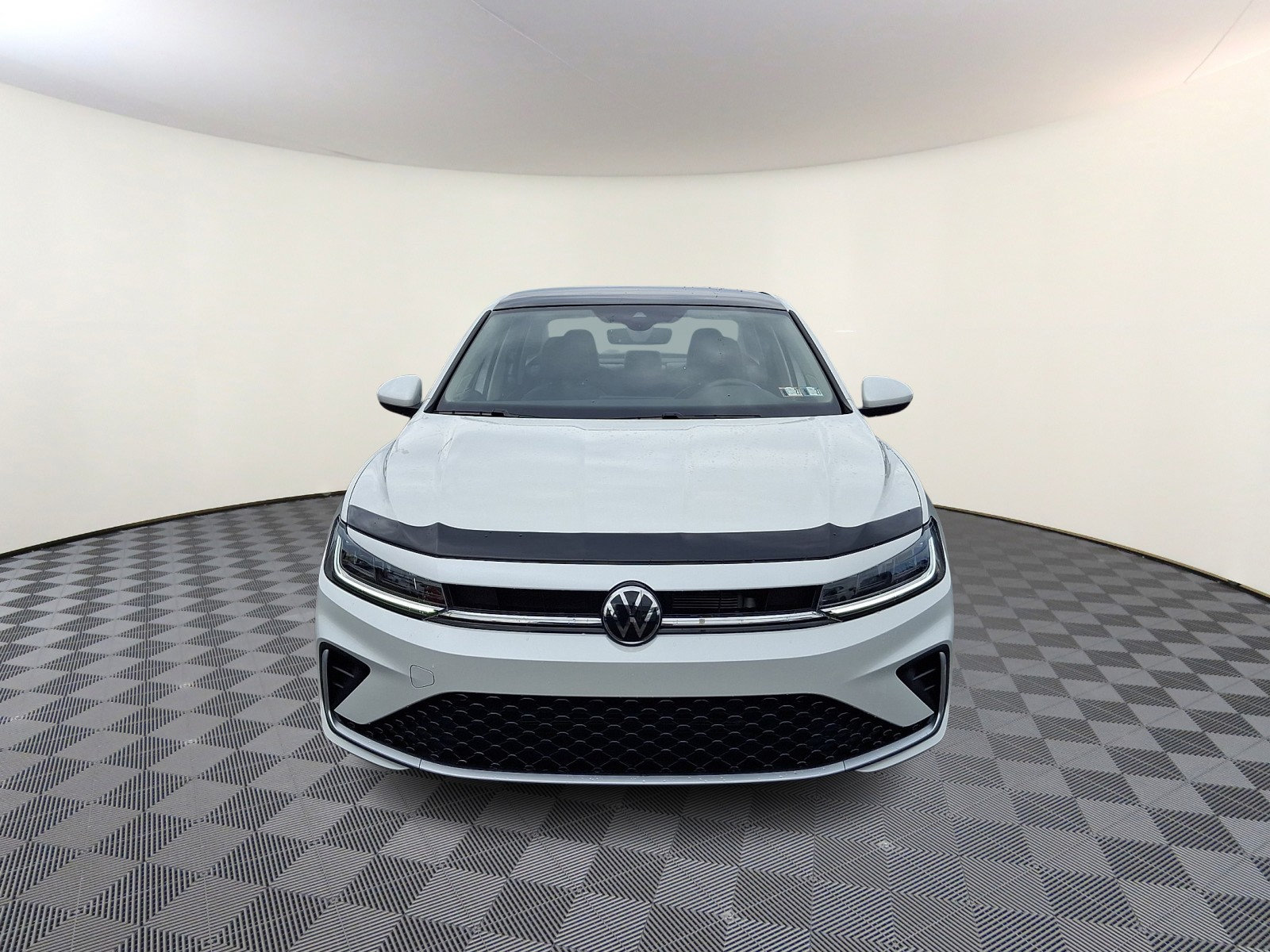 Used 2026 Volkswagen Jetta SE FWD image 2