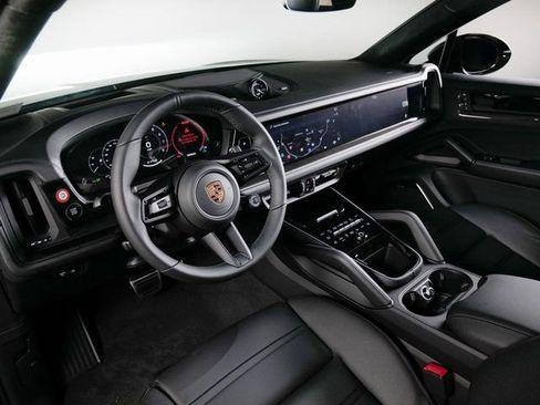 New 2026 Porsche Cayenne GTS image 20