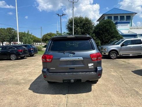Used 2010 Toyota Sequoia Limited AWD/4WD image 7