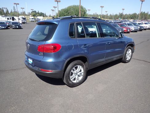 Used 2017 Volkswagen Tiguan S AWD/4WD image 5