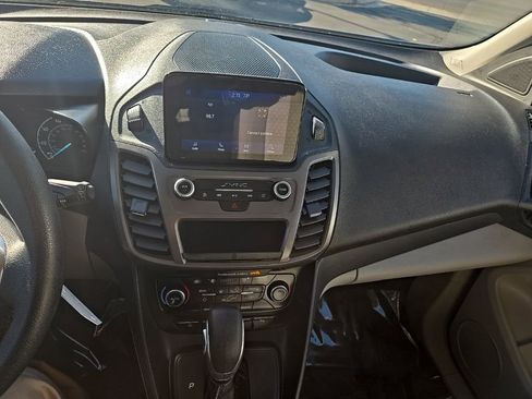 Used 2022 Ford Transit Connect XLT image 18