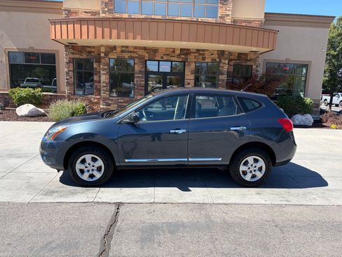 Used 2015 Nissan Rogue S FWD image 2