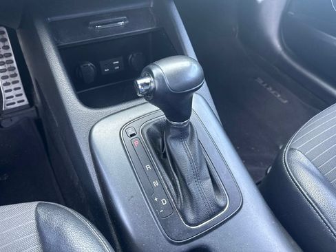 Used 2016 Kia Forte SX FWD image 28