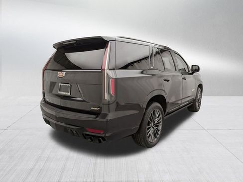 Used 2024 Cadillac Escalade V w/ Heavy-Duty Trailer Package image 5