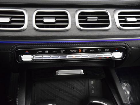 Used 2025 Mercedes-Benz GLE 450 4MATIC Coupe image 31