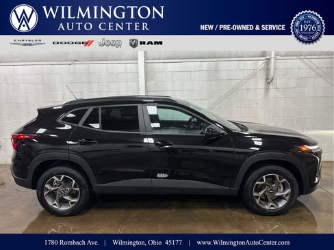 Used 2025 Chevrolet Trax LT w/ LT Convenience Package image 1