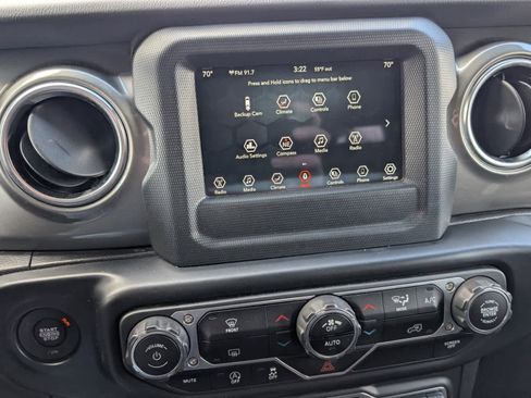 Used 2021 Jeep Wrangler Unlimited Sahara image 24