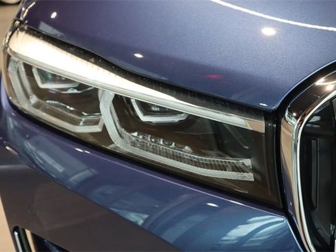 Certified 2022 BMW ALPINA B7 xDrive w/ Luxury Rear Seating Package image 6