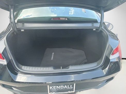 Used 2021 Hyundai Elantra SE FWD image 23