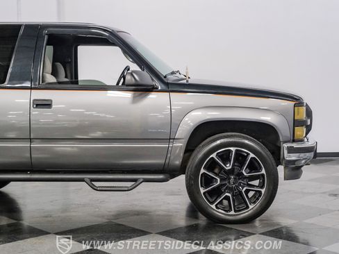 Used 1995 Chevrolet Tahoe 4WD 2-Door image 27