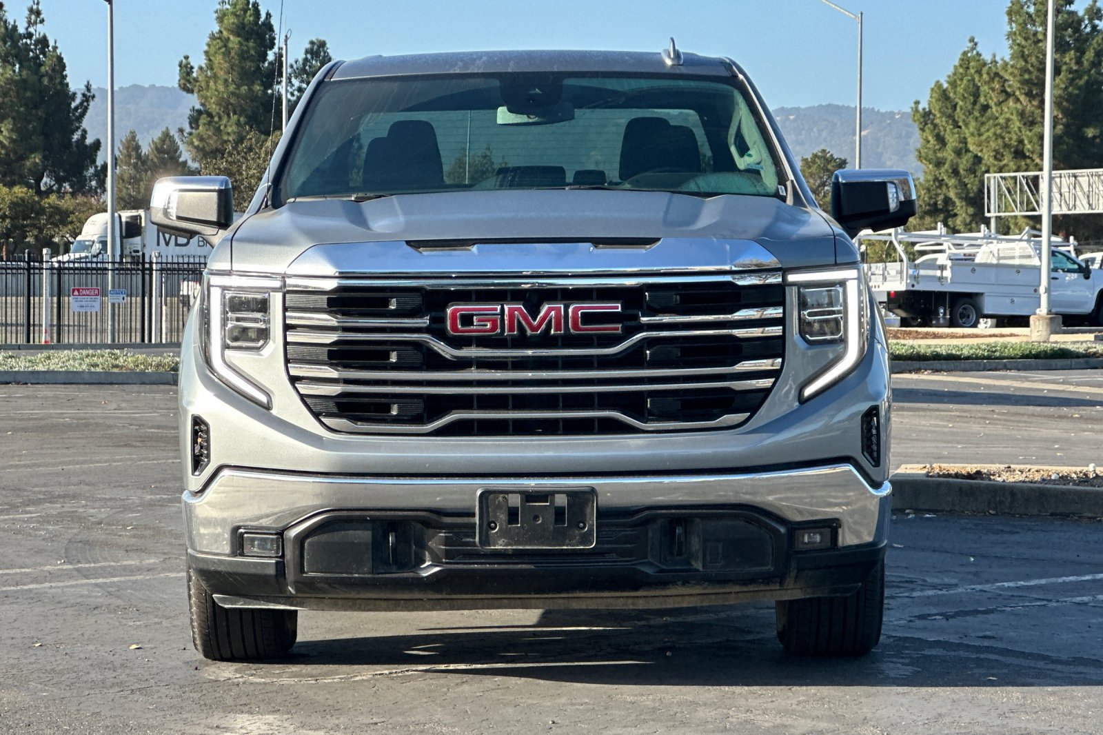 Used 2026 GMC Sierra 1500 SLT AWD/4WD image 9