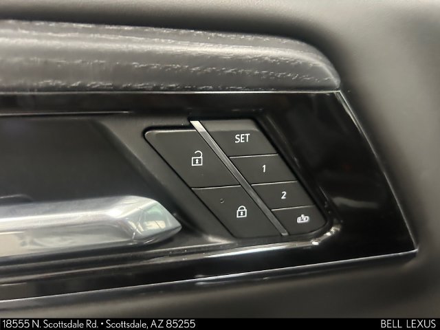 Used 2025 GMC Yukon AT4 Ultimate AWD/4WD image 19