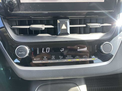 Used 2023 Toyota Corolla LE image 16