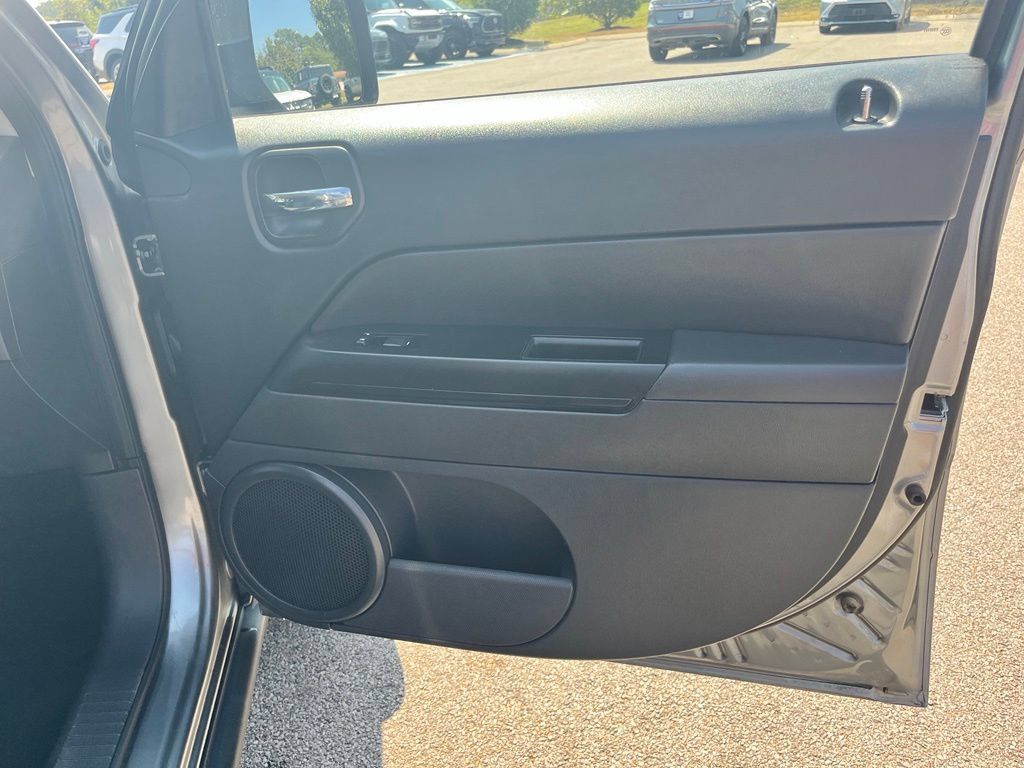 Used 2012 Jeep Patriot Sport w/ PWR Value Group FWD image 8